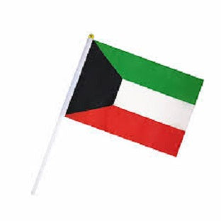 علم الكويت مع عصا بلاستيك